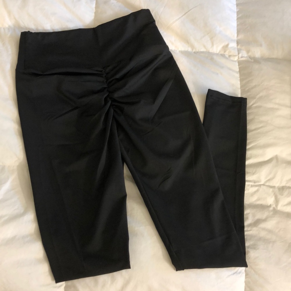 Black push up leggings / never worn